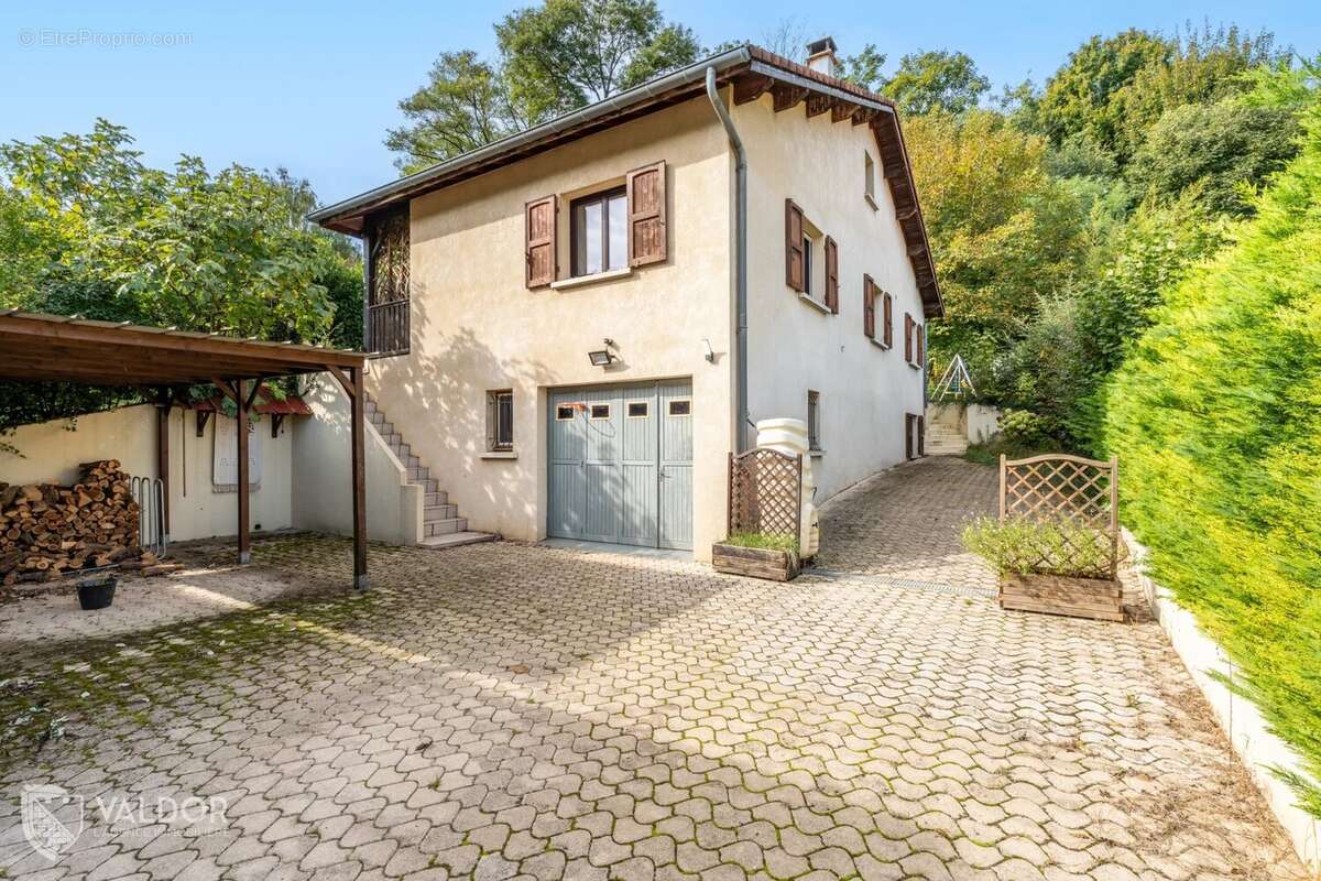 Maison à FONTAINES-SUR-SAONE