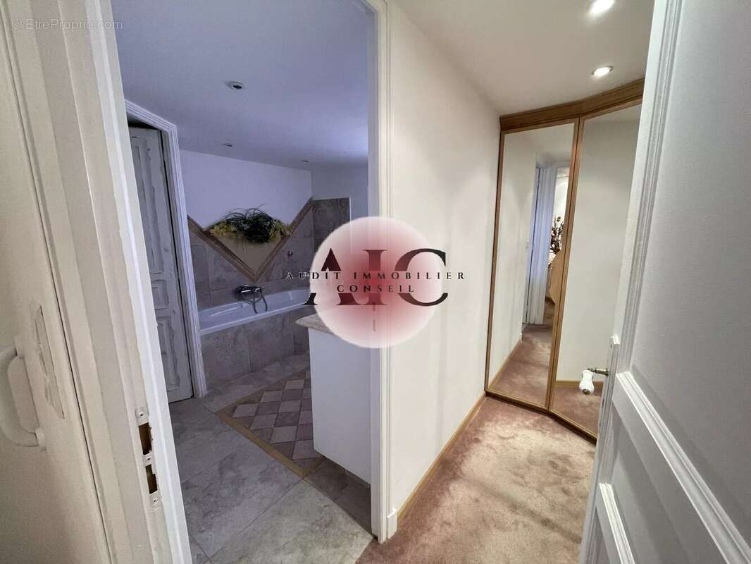 Appartement à FAYENCE