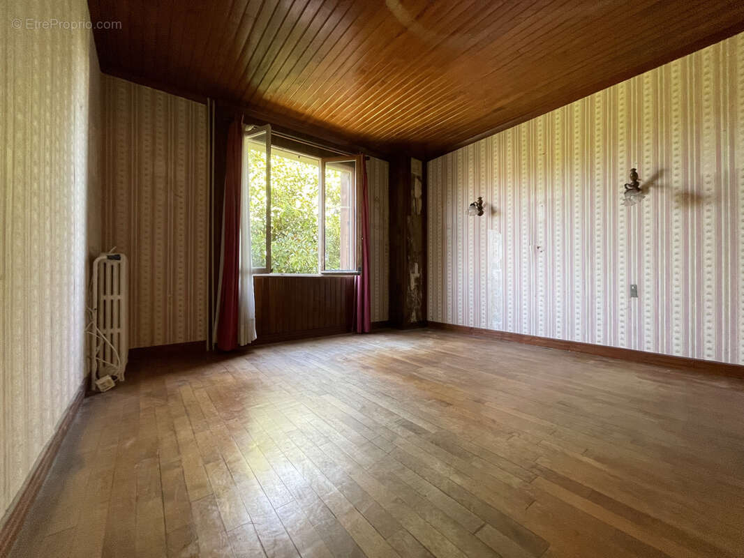 Maison à VAUX-LE-PENIL