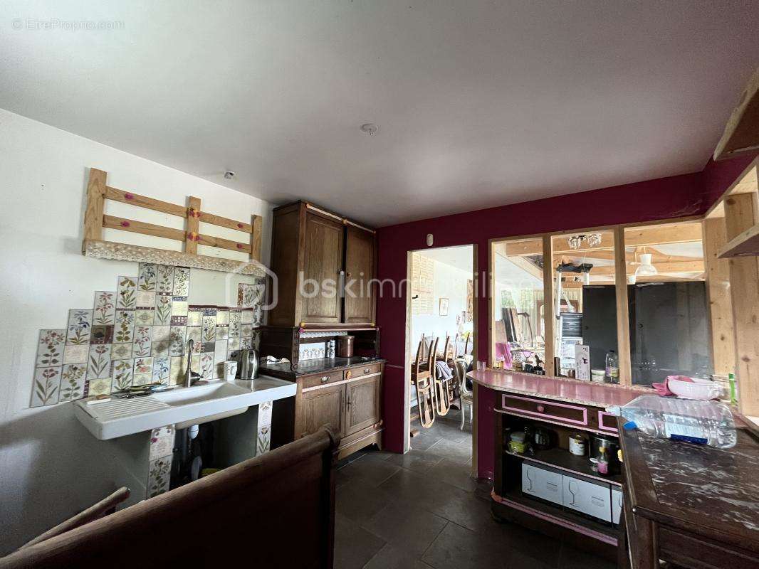 Commerce à LA BARRE-EN-OUCHE