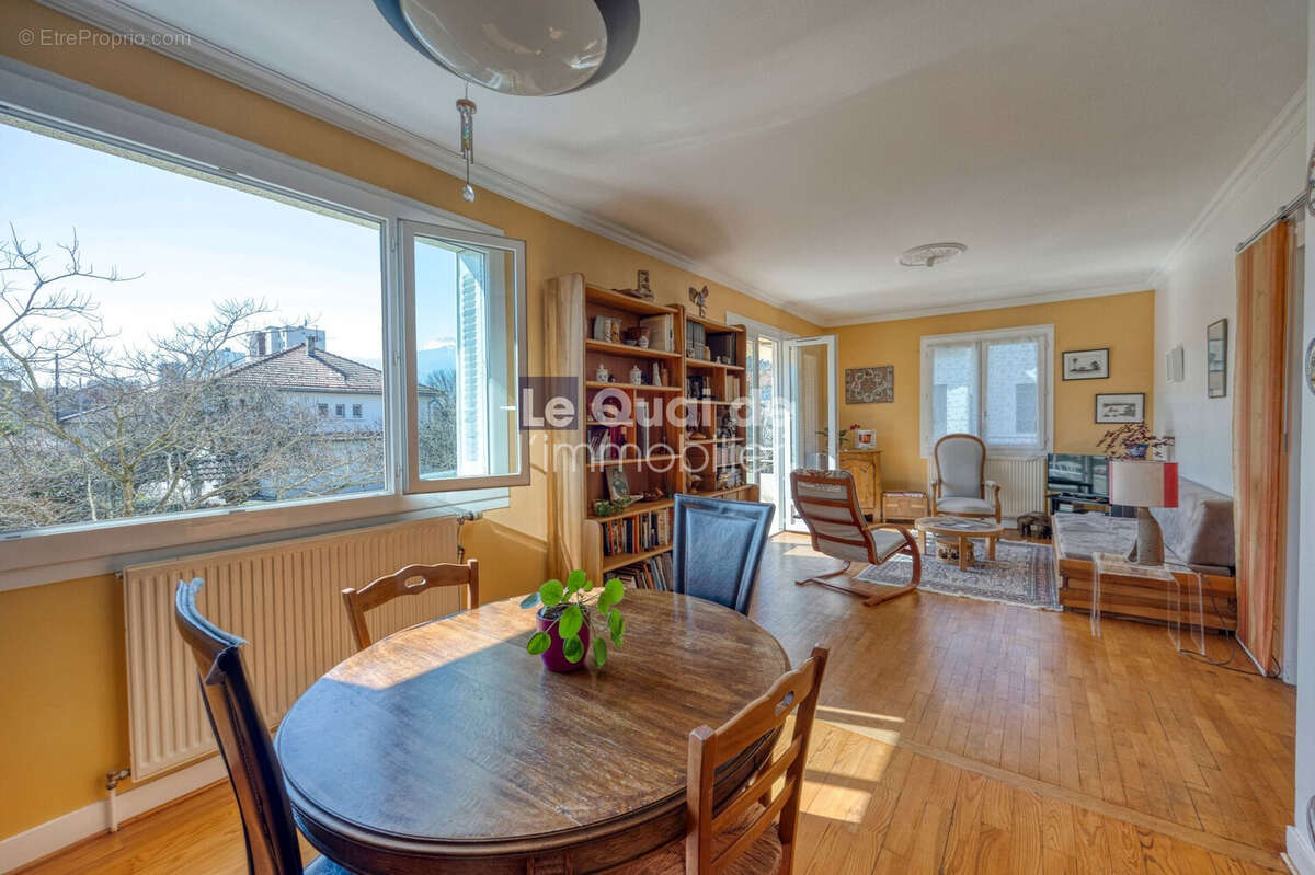 Maison à ECHIROLLES