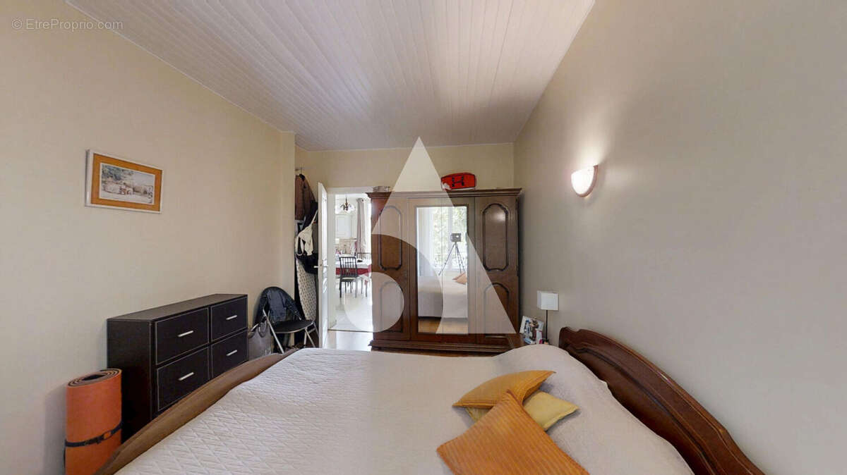 Appartement à LA GARENNE-COLOMBES