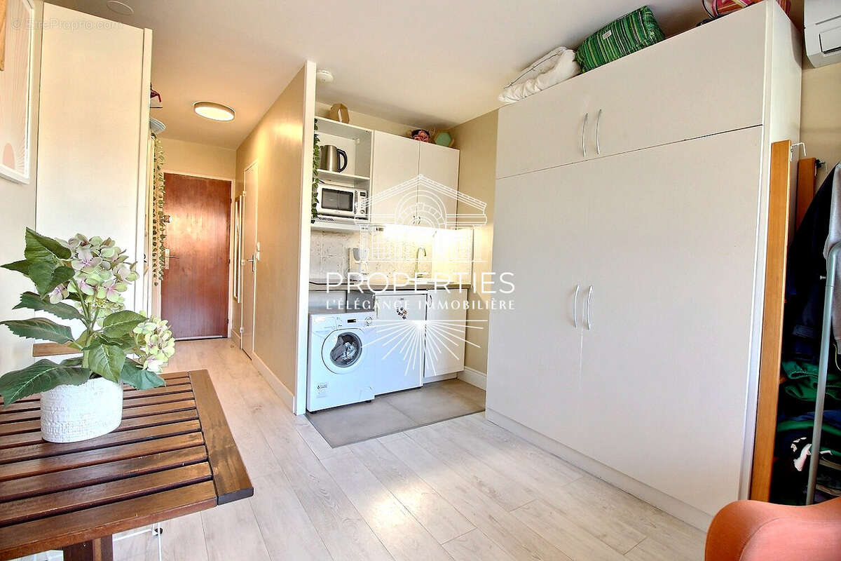 Appartement à BORMES-LES-MIMOSAS
