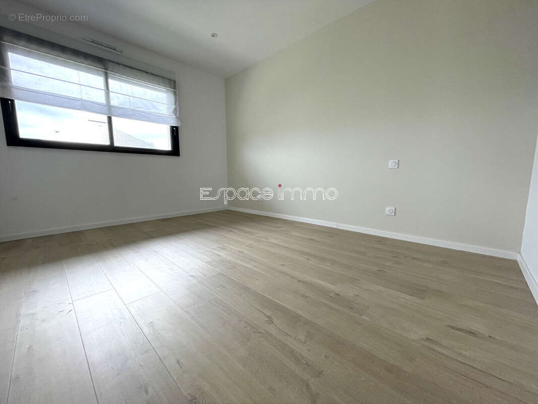 Maison à ISNEAUVILLE