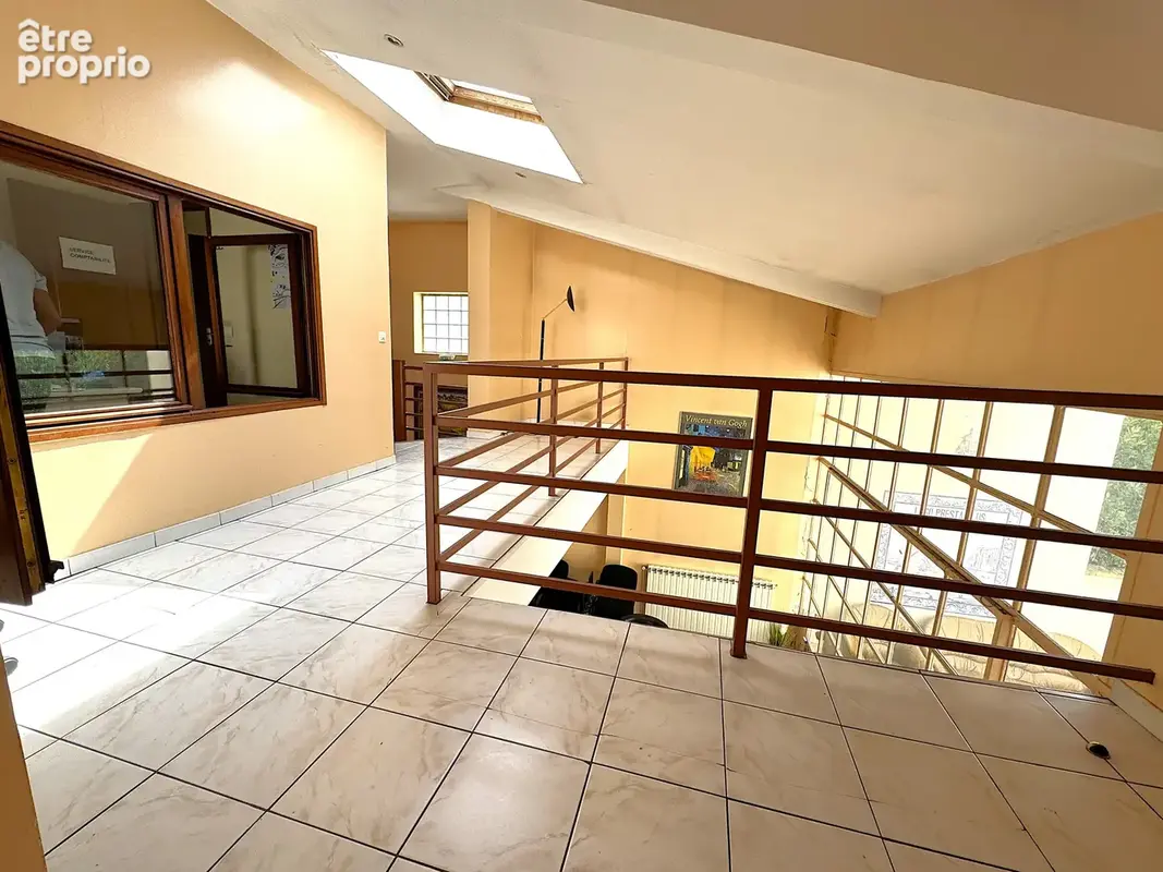 Immeuble de 9 bureaux, potentiel 4500 € par mois, situé idéalement face à la Mairie d'Aulnay-sous-Bois et proc - photo 8