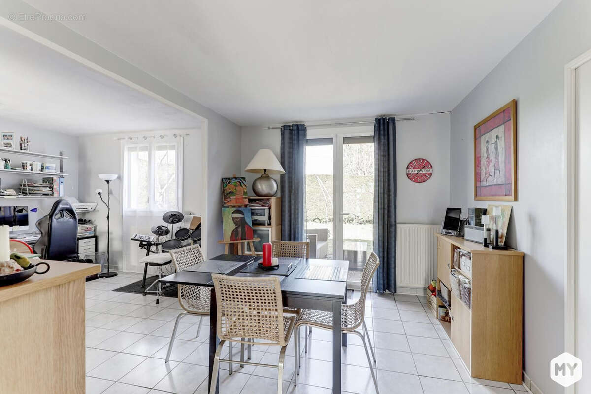 Maison à PERIGNAT-LES-SARLIEVE