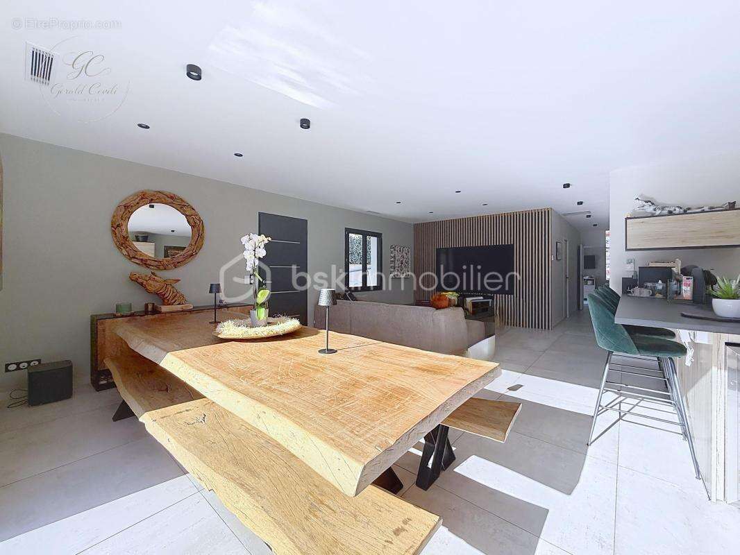 Maison 4 pieces de 101 m² avec piscine / montauroux - photo 2