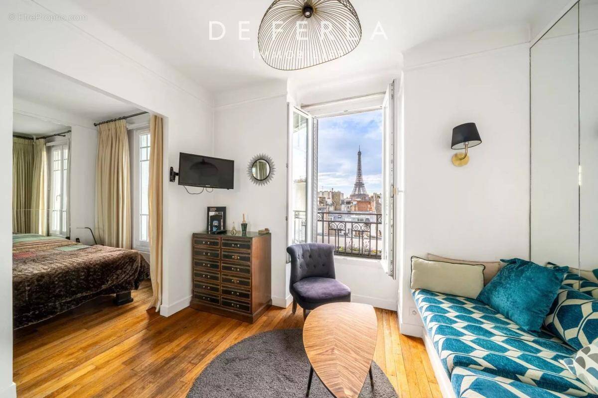 Appartement à PARIS-7E