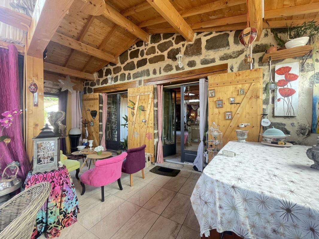 Maison à POLIGNAC