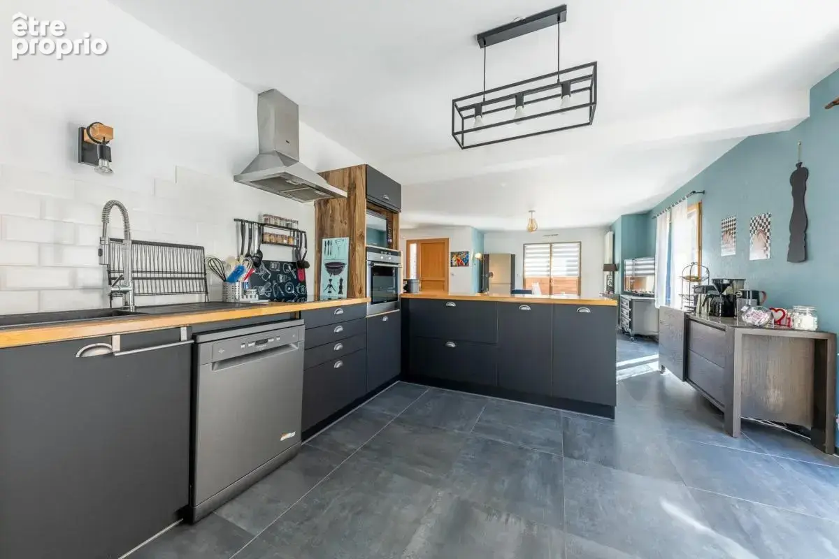 Cancale - Maison de 186 m² - 7 pièces, 5 chambres - photo 5