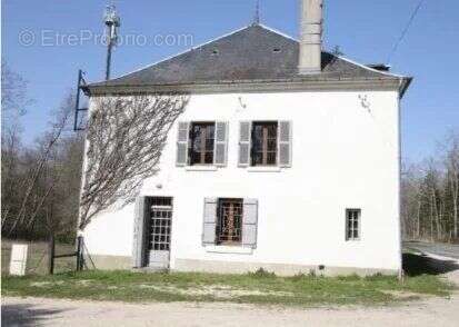 Maison à MERY-ES-BOIS