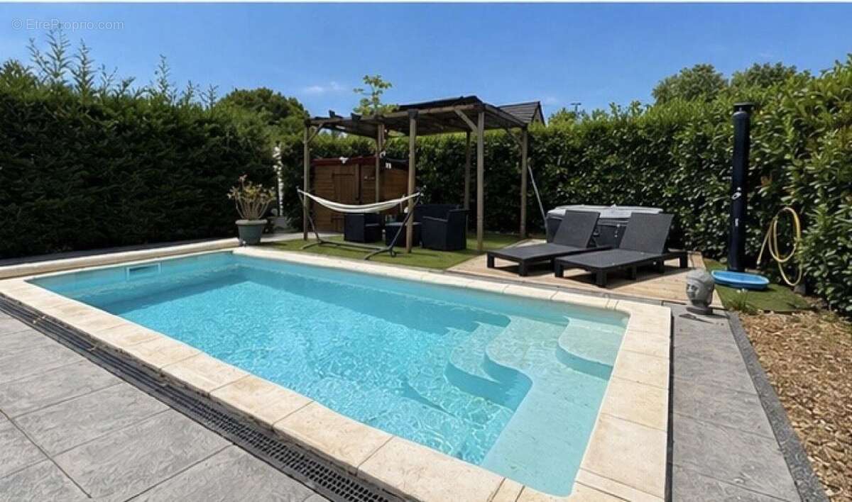 Maison à FENAY