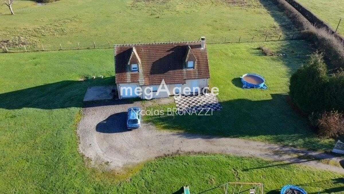 Maison à NEUVILLE-SUR-TOUQUES