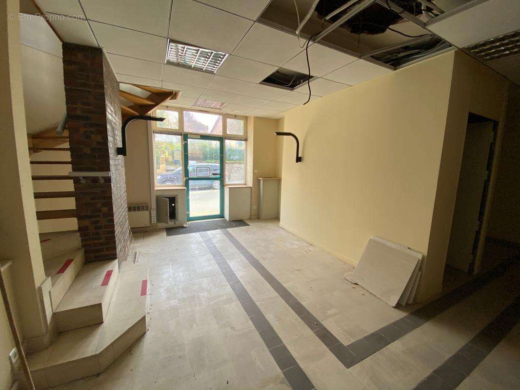 Commerce à LE BUISSON-DE-CADOUIN