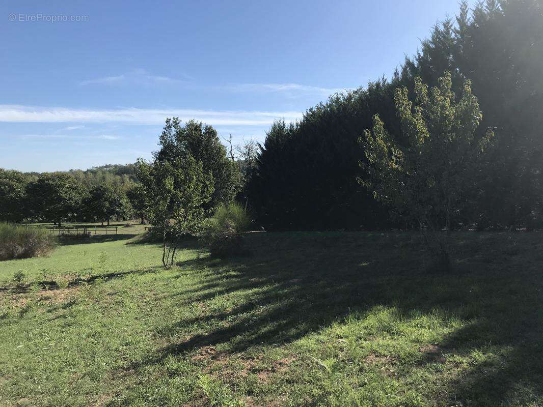 Terrain à GROLEJAC