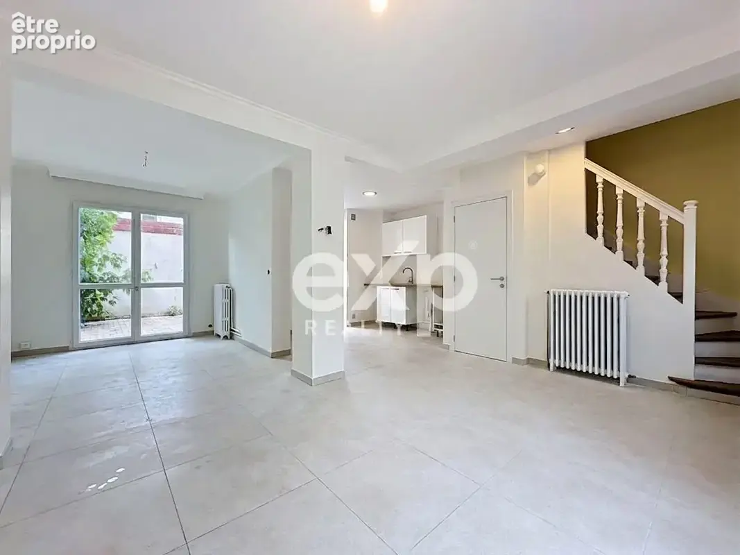 Maison 62 m² à Saint-Denis  - photo 2