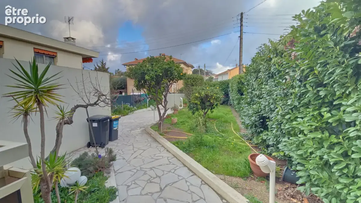 SOUS COMPROMIS DE VENTE - CANNES maison 5 pièces de 115 m2 sur un terrain de 442 m2 - photo 2