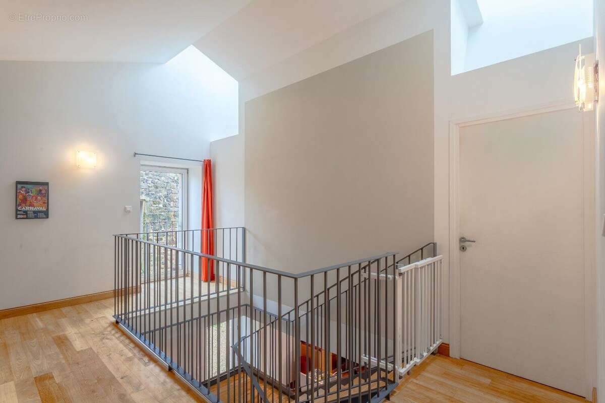 Maison de caractère avec gite et appartement - 265 m² - piscine - 1,5 ha - Vaour (Tarn) - photo 15