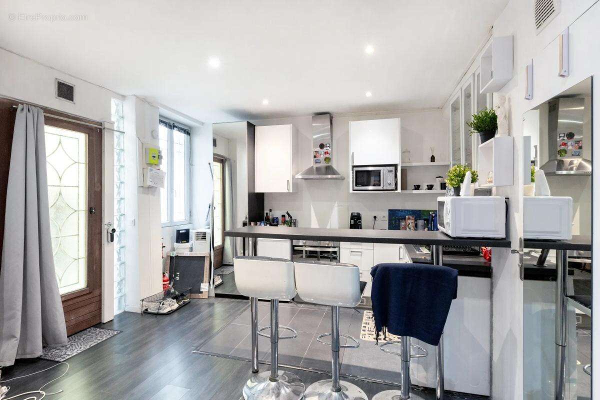 Appartement à PARIS-3E