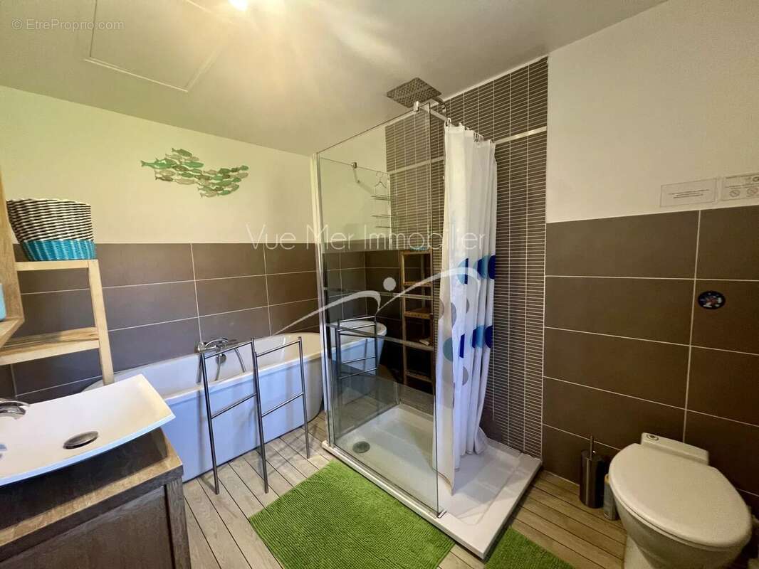 Villa T6. Parc de 2 089 m² avec piscine - photo 20
