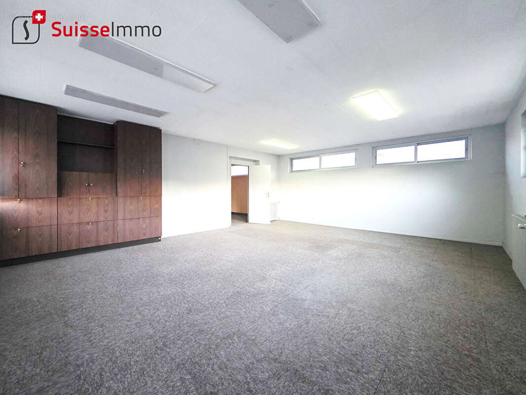 Commerce à PONT-DE-ROIDE