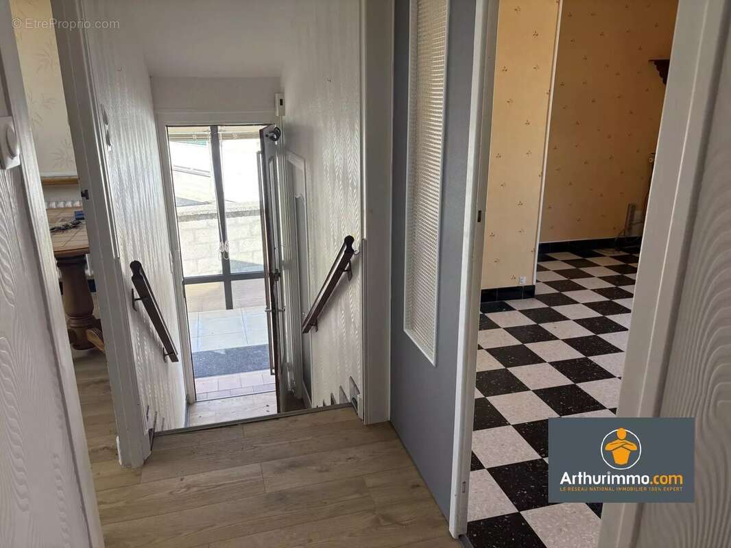 Maison 3 chambres - terrain 794 m2 - photo 4