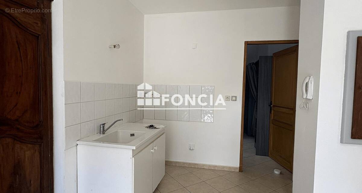 Appartement à ROQUEMAURE