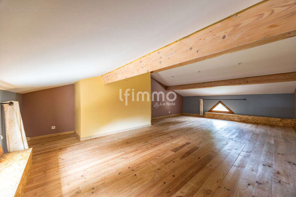 Maison 4 chambres - piscine - grand terrain - photo 16