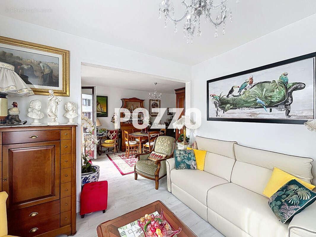 Appartement à DONVILLE-LES-BAINS