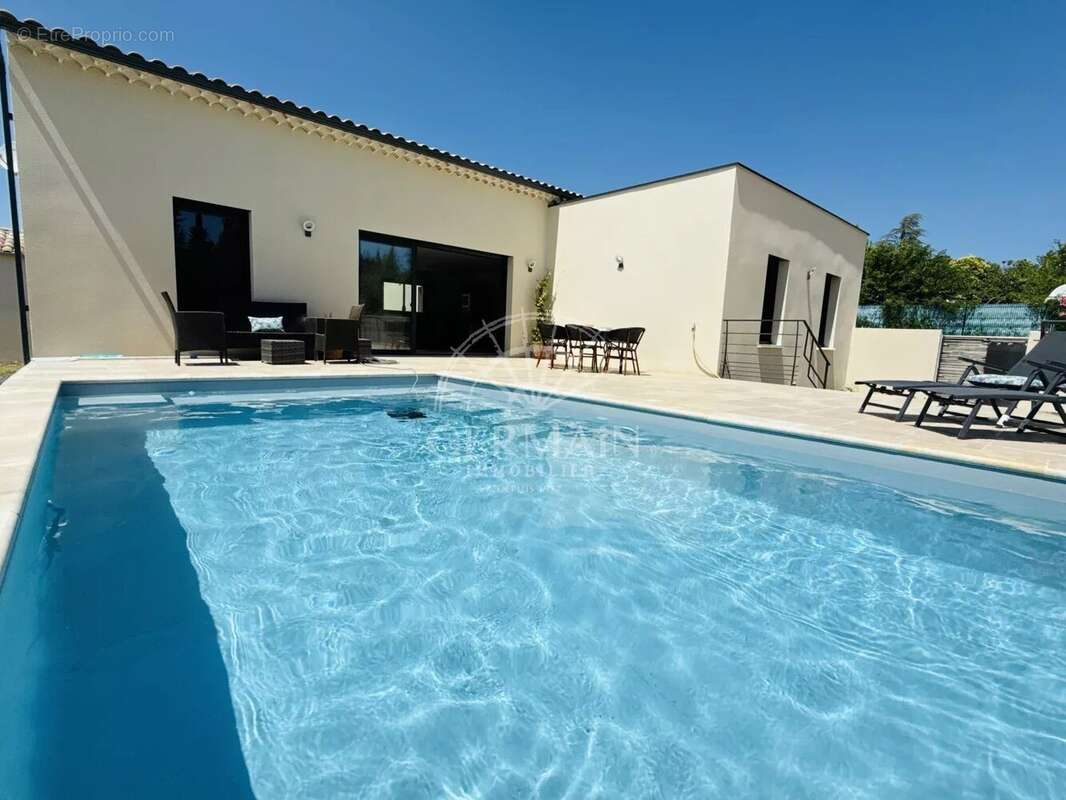 Maison à L'ISLE-SUR-LA-SORGUE