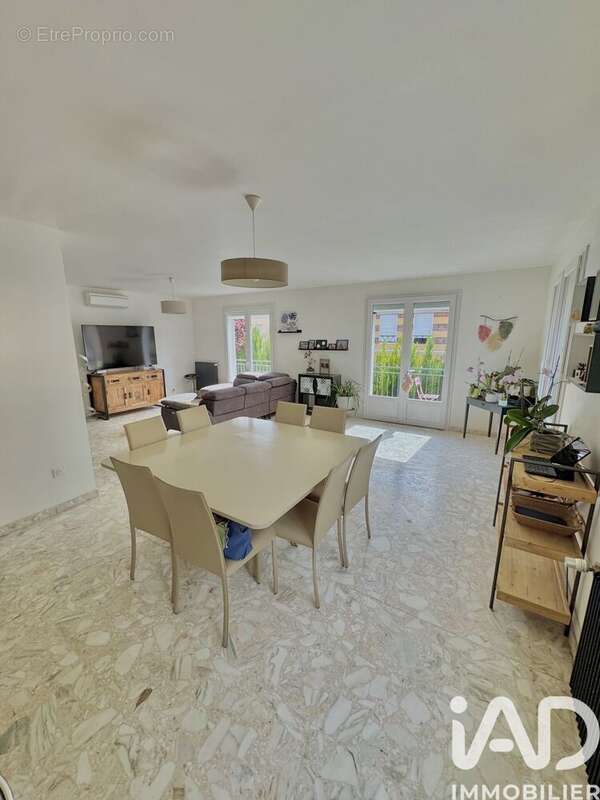 Photo 6 - Maison à ROMILLY-SUR-SEINE