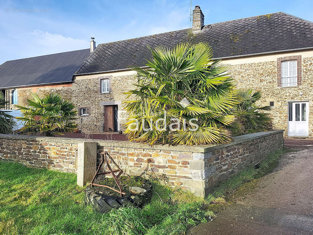 Maison à QUIBOU