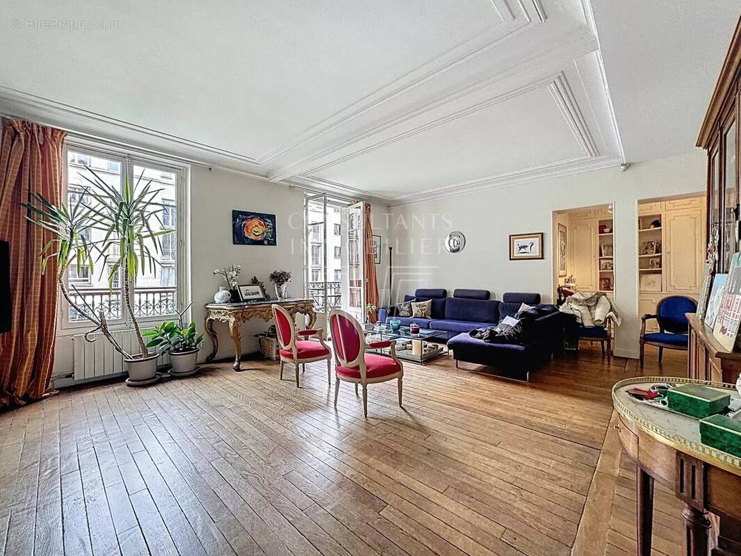 Appartement à PARIS-16E