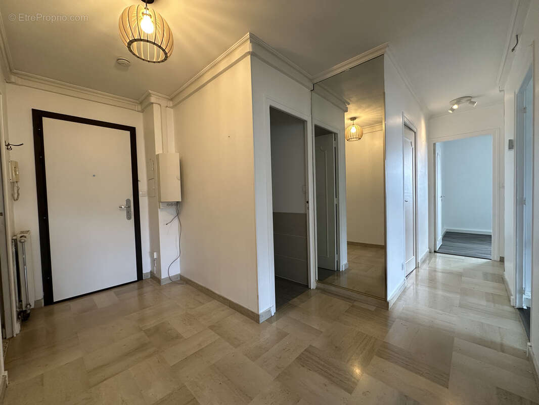 Appartement à MEYLAN