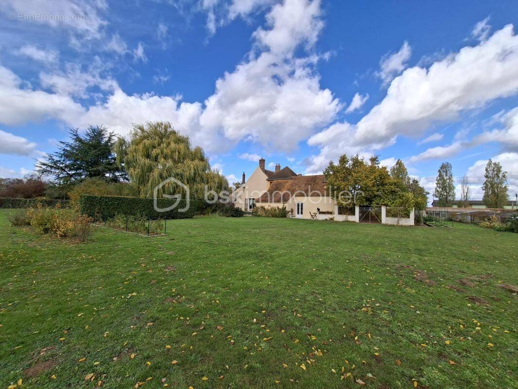 Maison à SAINT-BENOIT-SUR-LOIRE