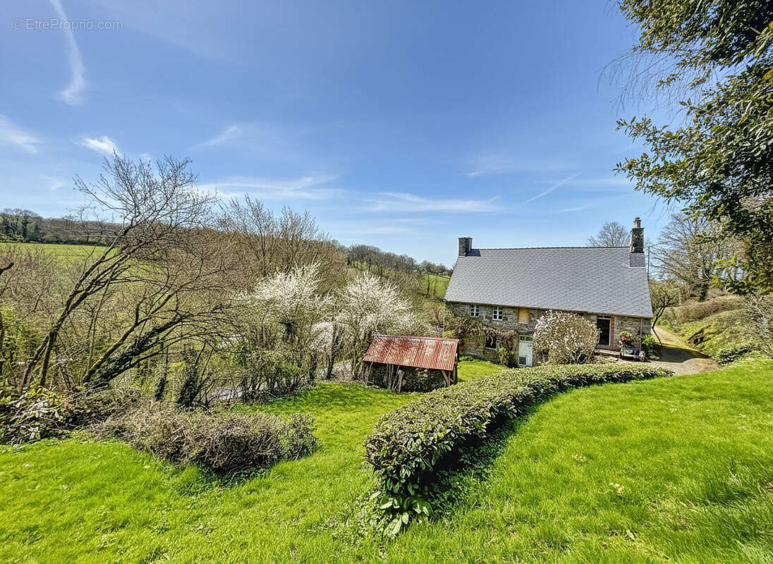 A vendre, maison  en pierres a renover + dependances à sourdeval (50150) - photo 15