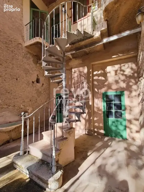 Bâtisse de caractère: charme ancien et fort potentiel d'aménagement ! - photo 22