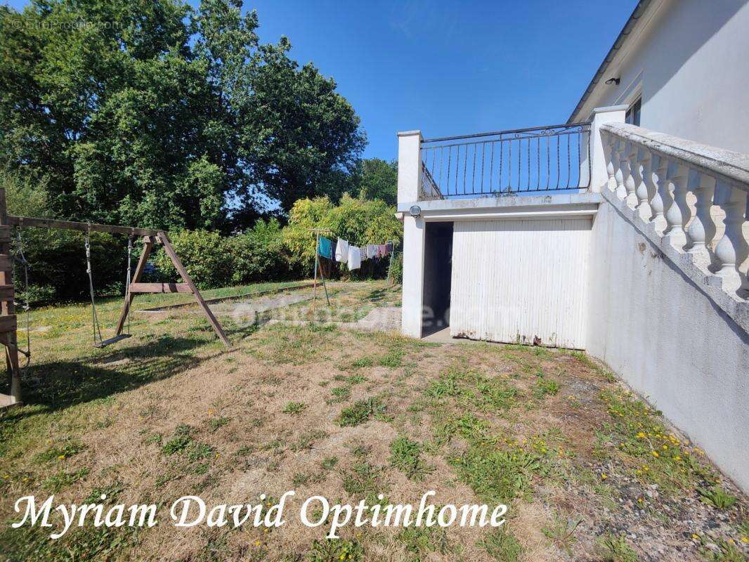 Maison familiale 171 m² – DPE C – 5 chambres – Terrain paysagé de 2 400 m² – Rostrenen - photo 23