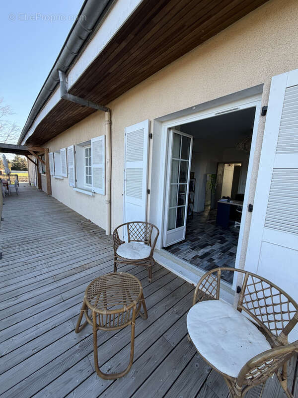 Maison à MONTROND-LES-BAINS