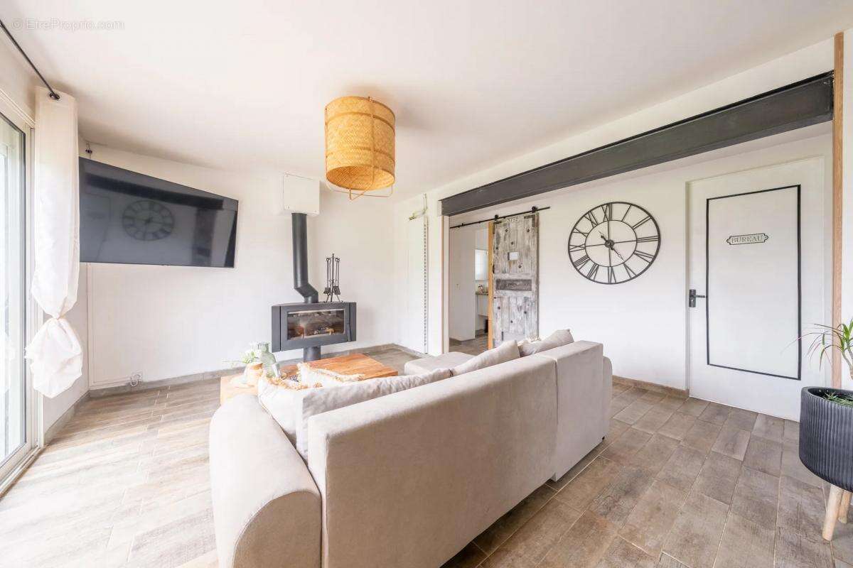 Maison à LES EGLISOTTES-ET-CHALAURES