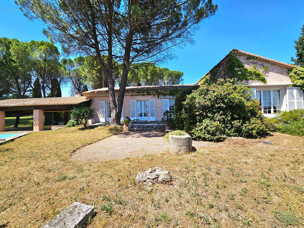 Maison à VILLEMOUSTAUSSOU