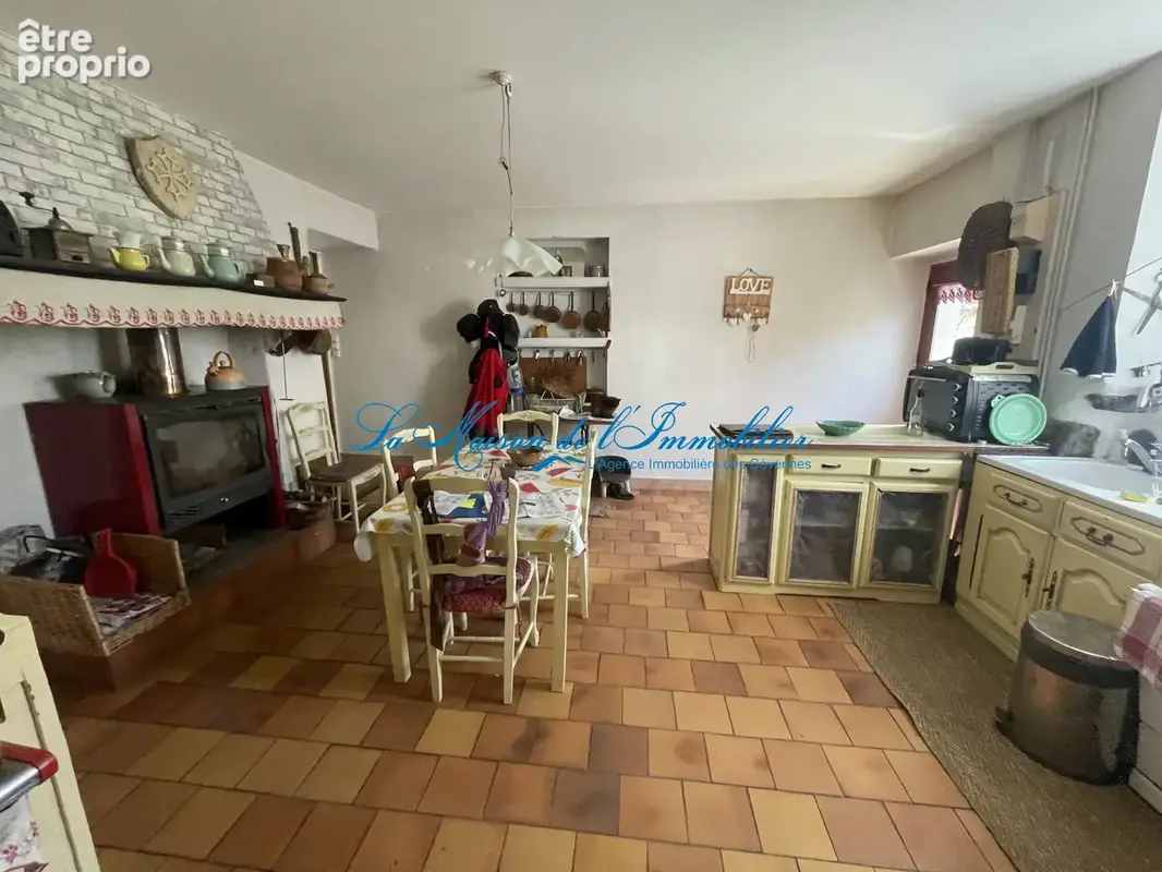 Cévennes, Très beau Mas de 16 pièces sur 32 hectares de terrain. - photo 3