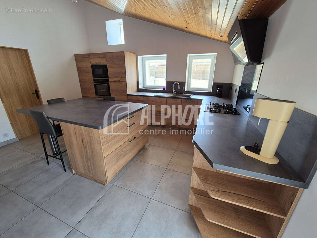 Maison 7 pièces à vendre à Thire - Réf 5200 - photo 4