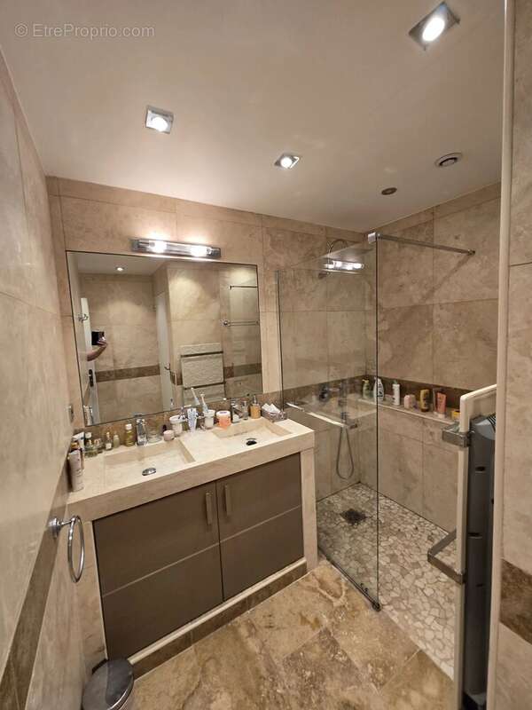 Appartement à VILLENEUVE-LOUBET