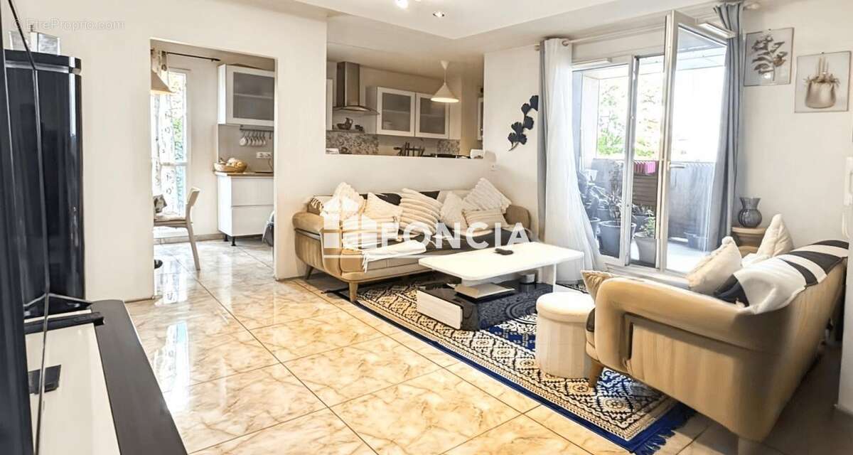Appartement à TORCY
