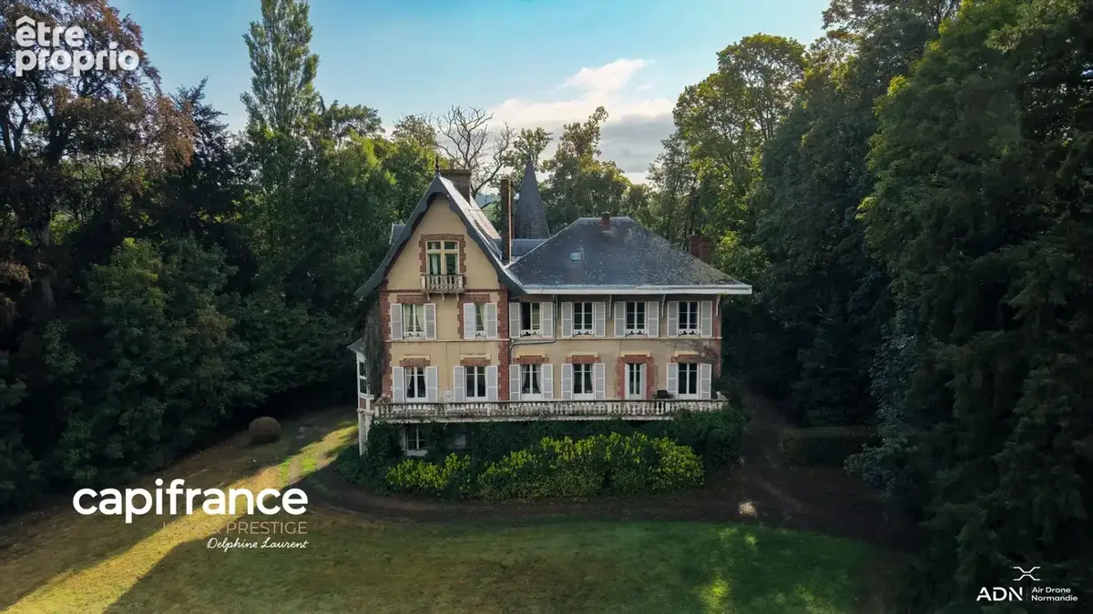 Maison 12 pièces 420 m² · à Cresseveuille · 420 m² · 1 575 000 €