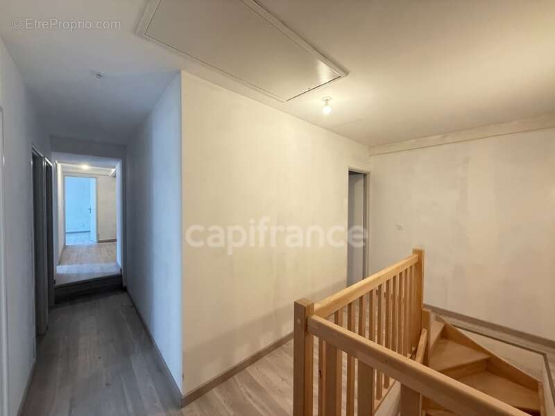Le charme de l’ancien, le confort du moderne – Maison rénovée de 124 m² à Saint-Maurice-de-Satonnay - photo 13