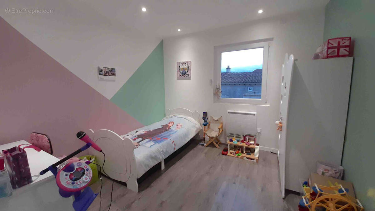 Appartement à UNIEUX