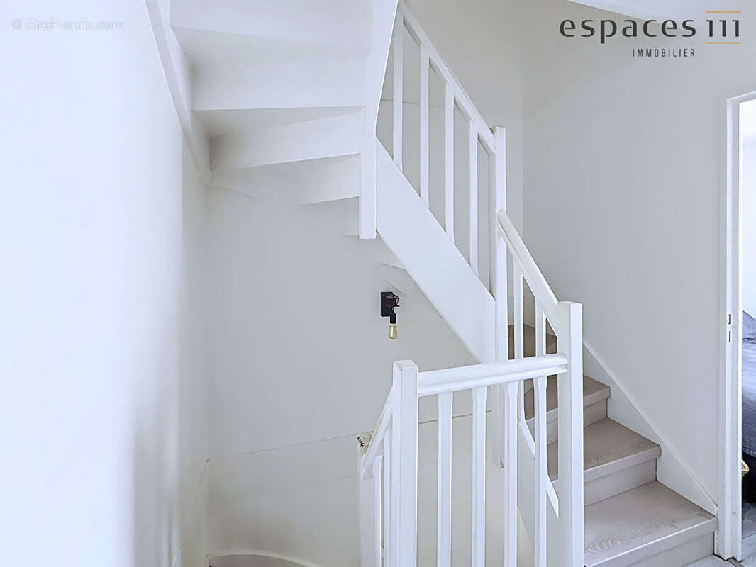 Maison Montigny Le Bretonneux 5 pièce(s) 105 m2 - photo 9