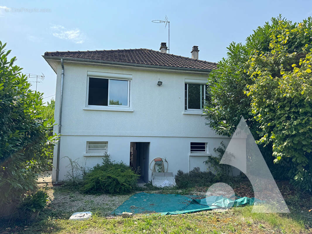 Maison à PONT-SAINTE-MARIE